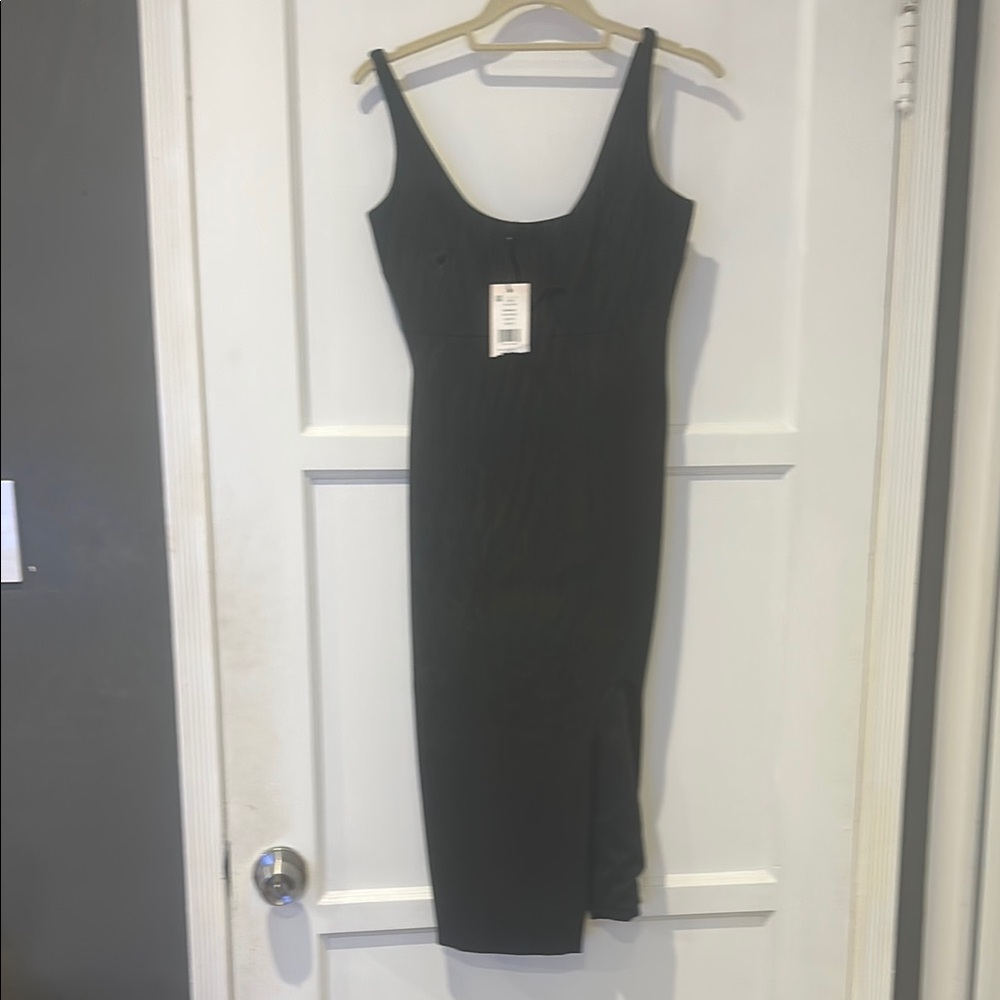 Elegant Black Sleeveless Dress